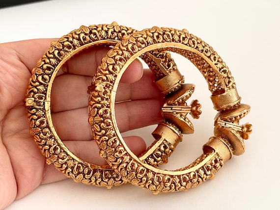 Antique Gold Temple Bangles Single Piece Bracelet Design B25756