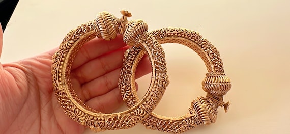 Openable kada hotsell bangles