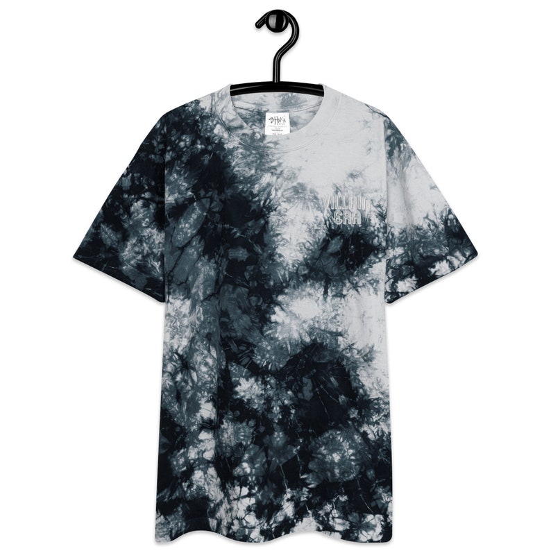 Traje de gran tamaño de la era del villano, camisa de verano divertida, regalo de graduación divertido, regalo de la generación Z, regalo milenario Black / White