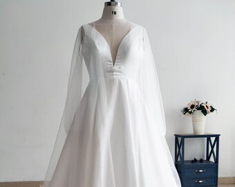 Stunning Tulle & Satin V-neck Neckline Ball Gown Wedding Dresses With Detachable