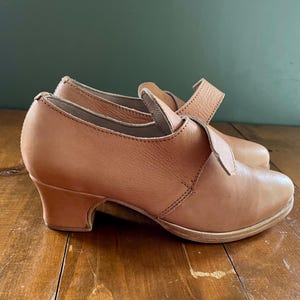 Ladie’s shoes for 18th Century Tan Buff Leather-Buckles Included formal heel