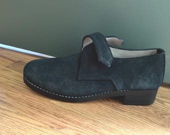 18th Century Buckle Shoes Rough Side Out leather OR now available in smooth side out also! Plain buckles included