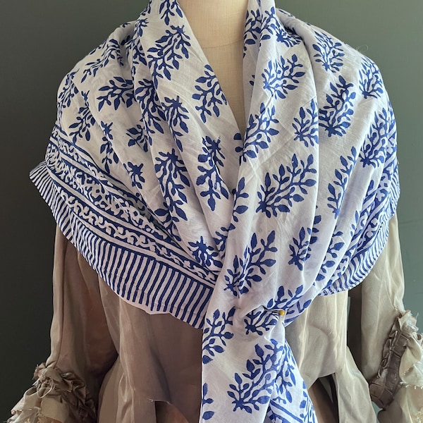 Neckerchief - modesty piece blue and white leaf Print