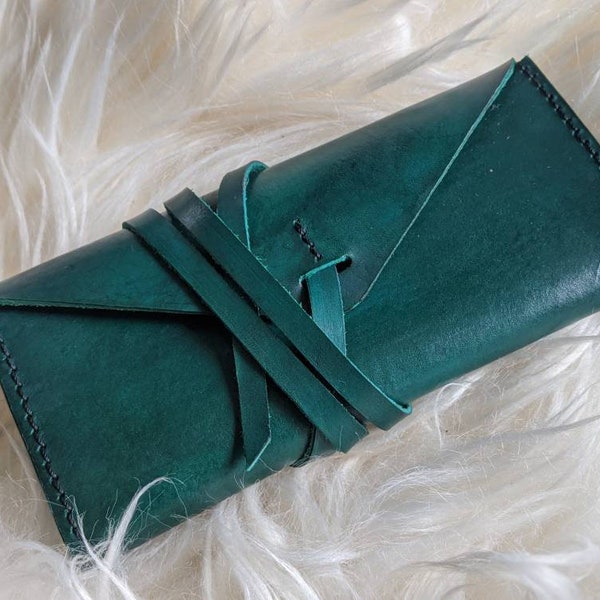 Leather Wrap Clutch in Emerald | Women's Extendable Wallet | Gusseted Envelope Clutch | Leather Clutch Purse | Natural Leather Evening Bag