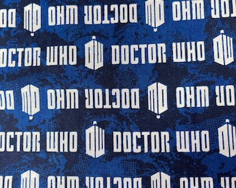 Tissu bleu avec logo Doctor Who | Mot-symbole Tardis OOP en coton - France