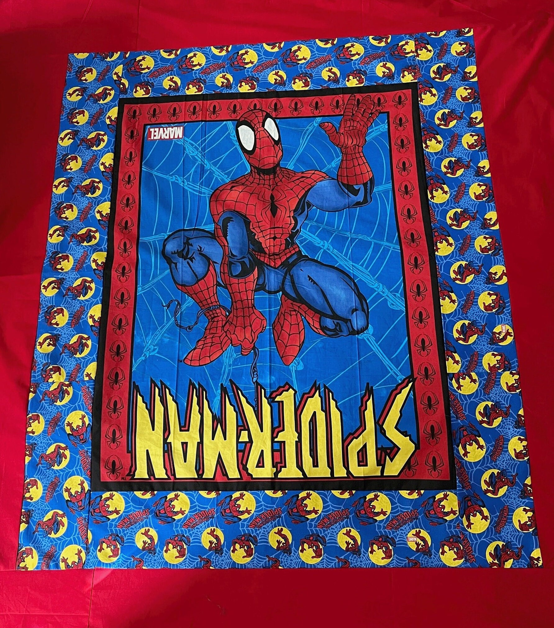 Marvel Comics Spiderman Blue Quilting Dressmaking Cotton Fabric per 50cm  C14