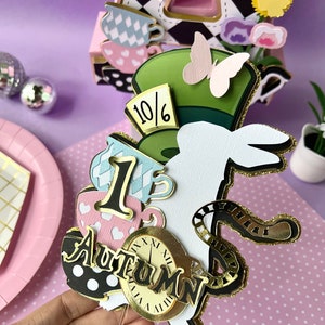 Alice in Wonderland Cake Topper / Alice in Wonderland Birthday Party