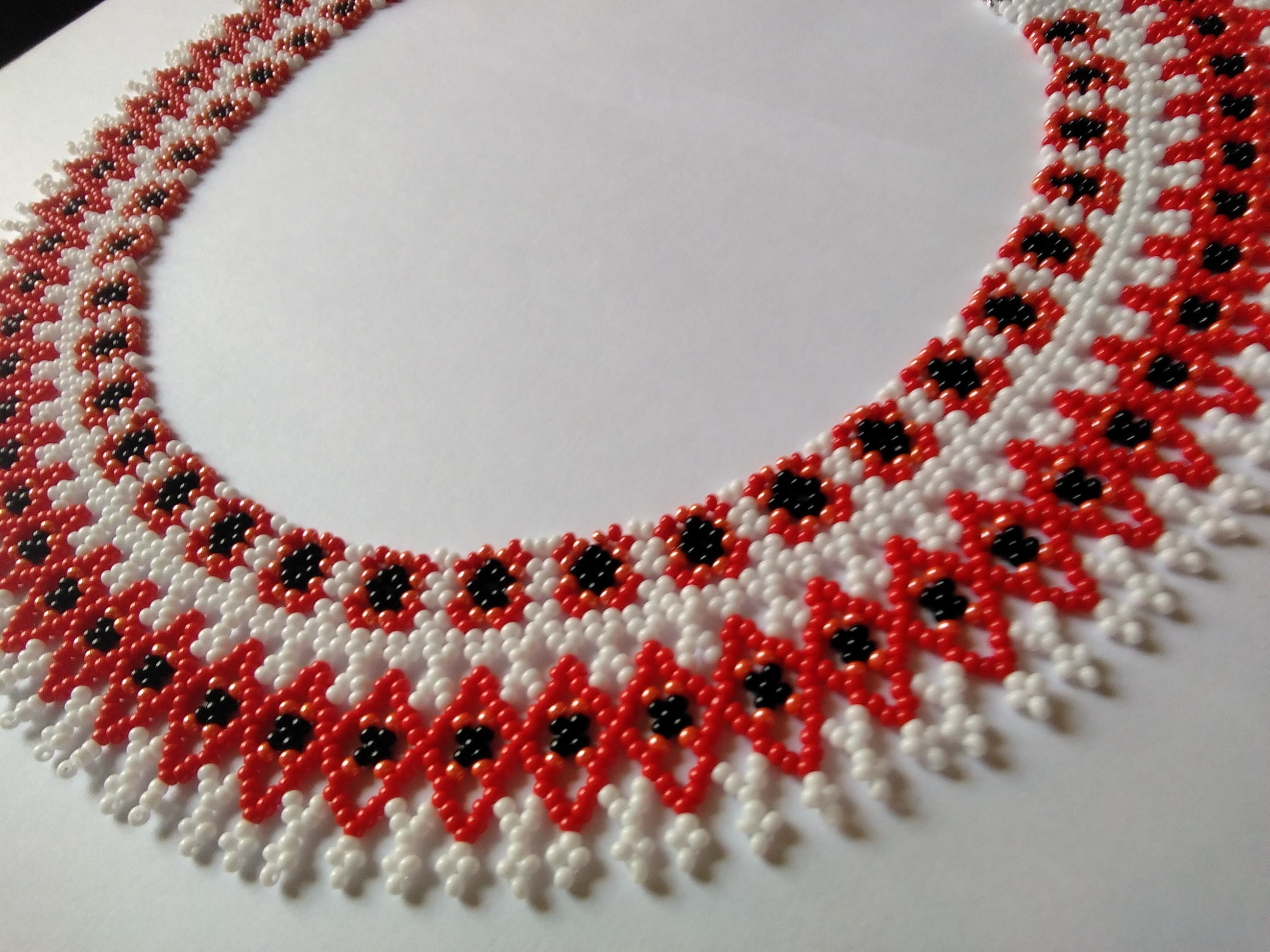 Red White Beaded Necklace Made of Czech Beads, Beaded Collar, Festive Seed  Beads Collar, Gift for Her - Etsy
