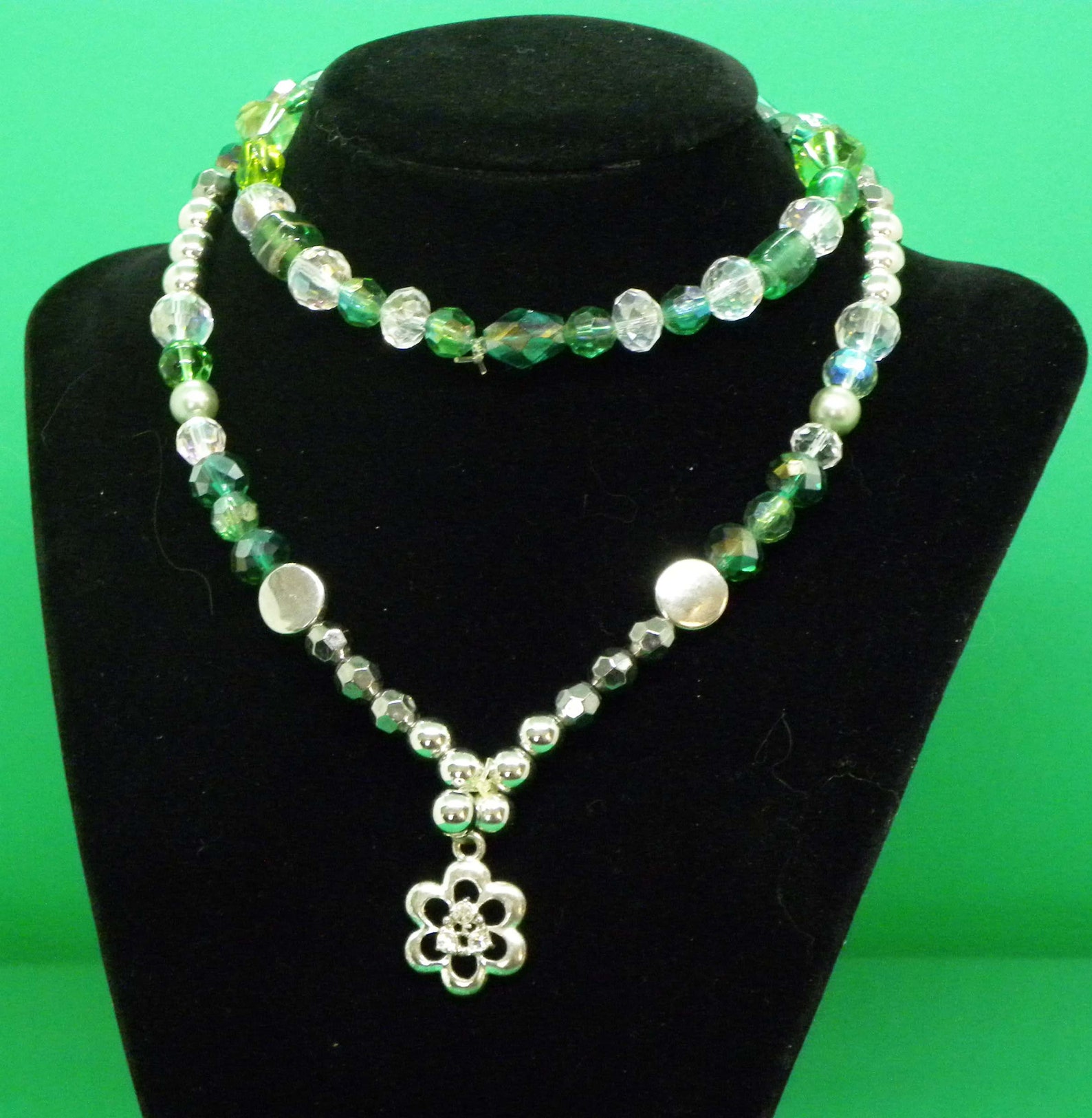 Beaded Necklace with Flower Pendant Etsy France