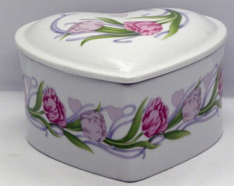 Ceramic Dresser Box +