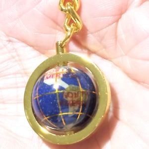On-Sale-hkD88-Earth-Map-Key-Chain-Wonderful-Earth-Ball-Shape-Lapis Stone-Good-Design-Key Chain-Yellow-Gold-plated Color (Envío gratis)