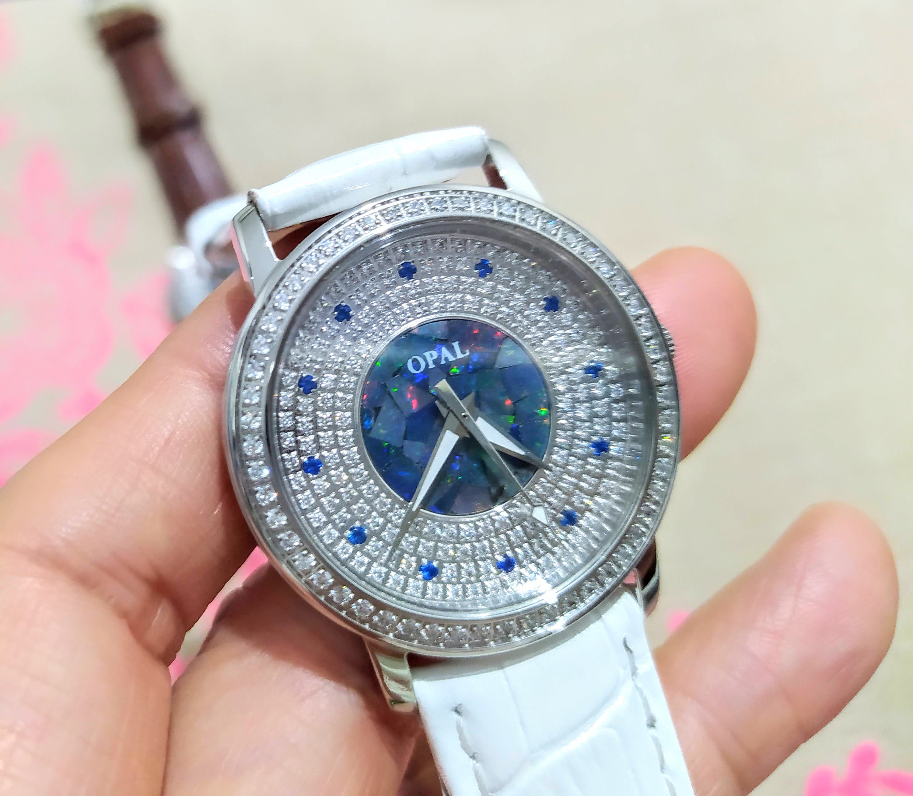 28%off-use-xmas25off=net-hkd720-aaa-crystal Case Opal Watch
