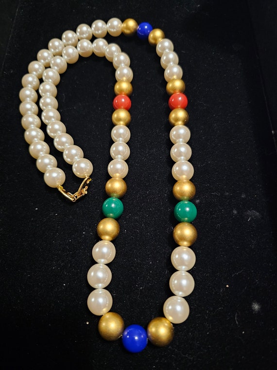 Napier signed  bead necklace