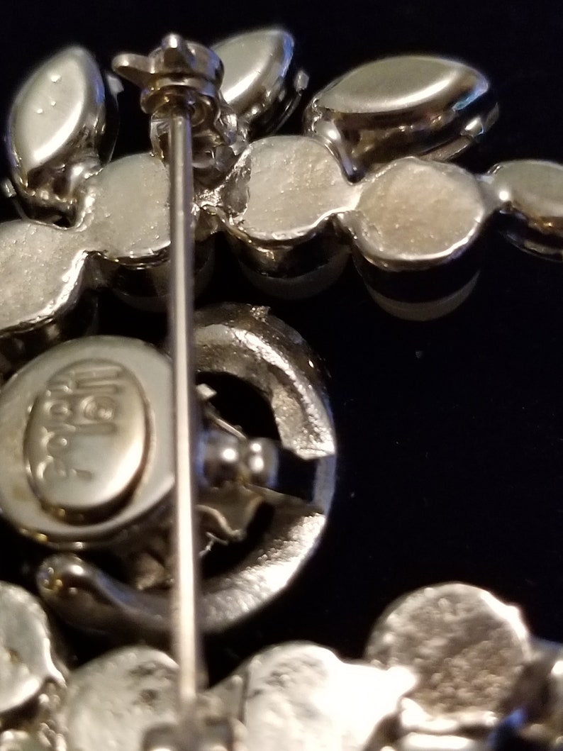 1960s clear rhinestone and pearl signed Hobe/' brooch Prong set Secure clasp Excellent shape. Very clean