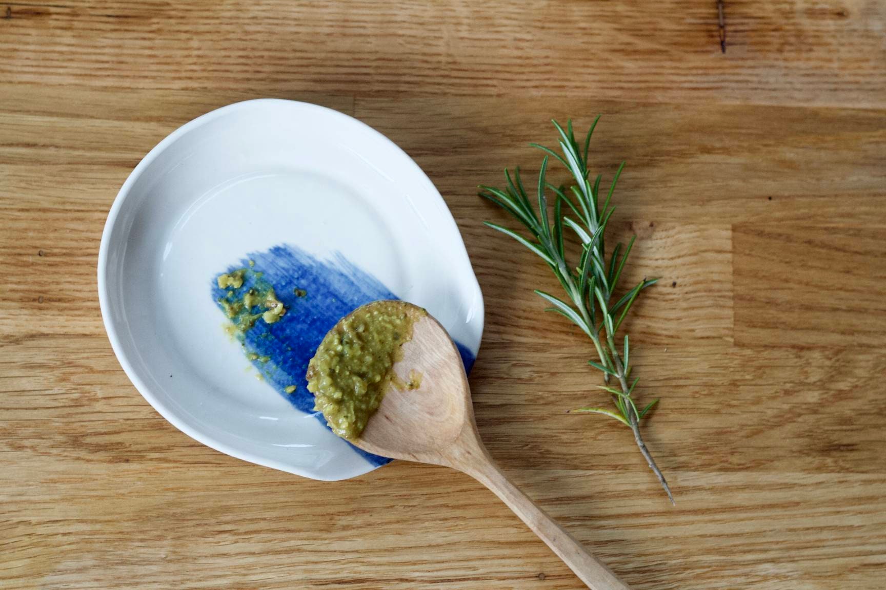 Swoosh Spoon Repose | Porcelaine Cuisine Bien Rangé Repose-Cuillère Peint à La Main Coup de Pinceau