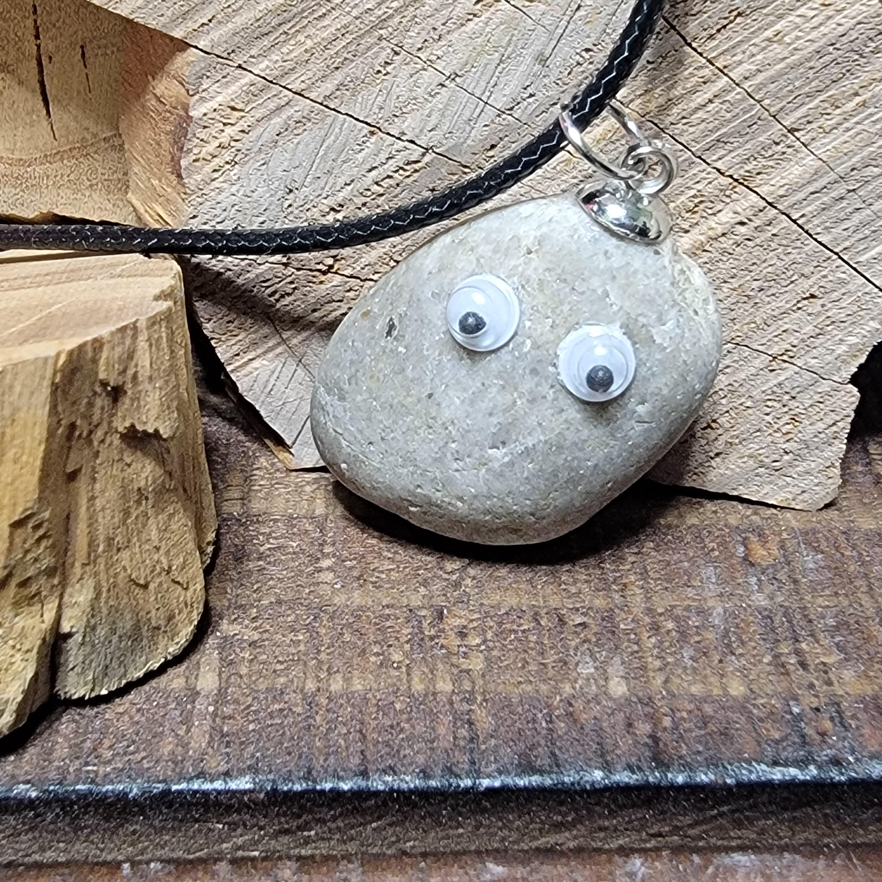 Googly Eyes Rock Necklace: Funny Leaverite Stone Pendant