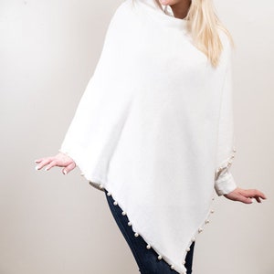 The Peyton Pearl Poncho in White