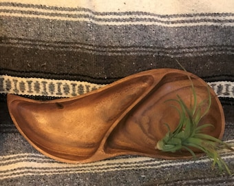 Monkey pod tray / Philippean Carved Bowl / Made in the Philippines / Hand Carved / Serving Tray / Natural Wood Decor / Mid Century / boho