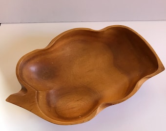 Vintage Monkey-Pod Wood Bowl // Made in the Philippines // Leilani Genuine Hand Crafted // Mid mod Bowl // Vintage wood serving bowl // Tray