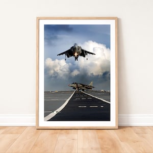 Impressão fotográfica do jato Harrier GR9 da Marinha Real Britânica em voo estacionário: Arte de parede de aviação militar