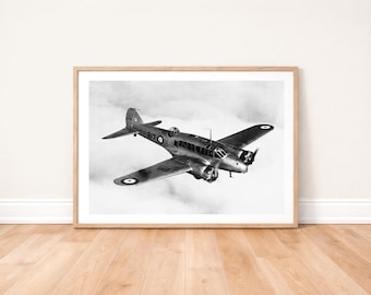 Stampa fotografica di un aereo RAF Avro Anson Mark 1 in volo: arte murale di aviazione militare