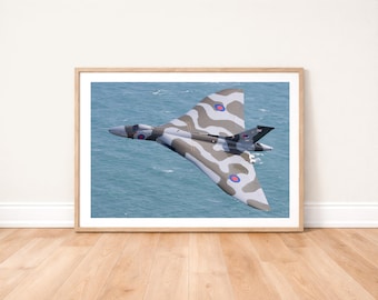 Impresión fotográfica del bombardero Avro Vulcan de la RAF en vuelo: arte mural fotográfico de aviación militar
