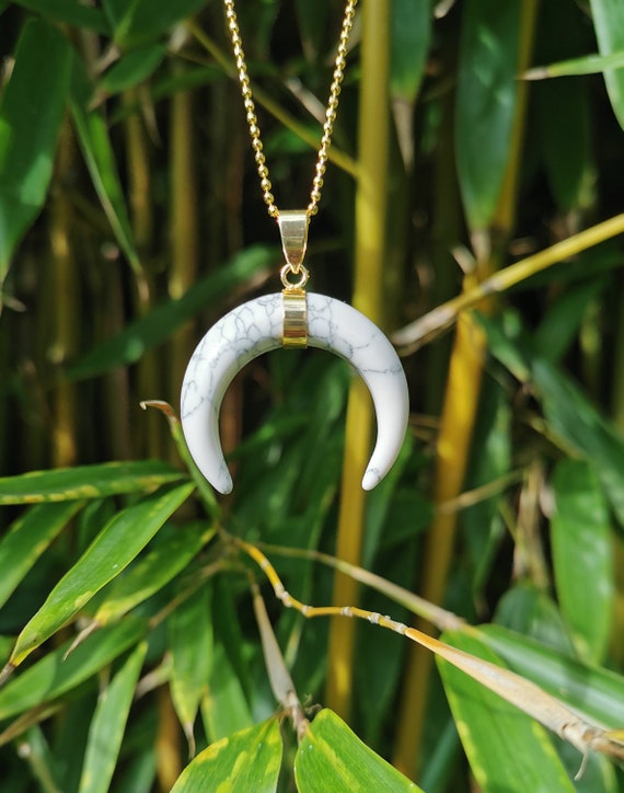 Pendentif croissant de lune, Collier double corne, bijou lune en pierre, lithothérapie, collier tendance,  abondance, bijou boho
