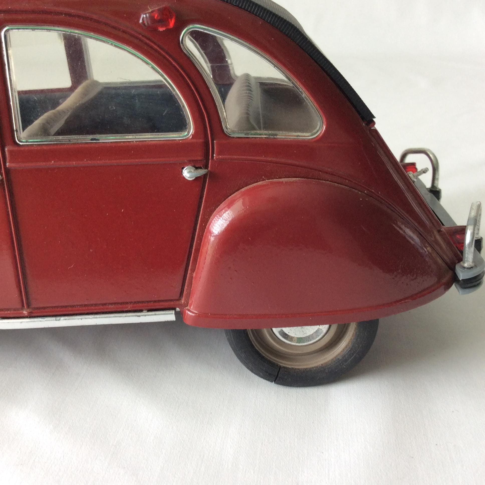Solido 1966 Citroen 2CV Diecast 1:17 Made in France
