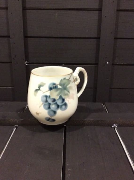 H & Co. Bavaria Hand Painted under glaze mug with Dragon Handle Purple Grapes on a Vine Gold Bumble Bee VintageFindsFound Hostess
