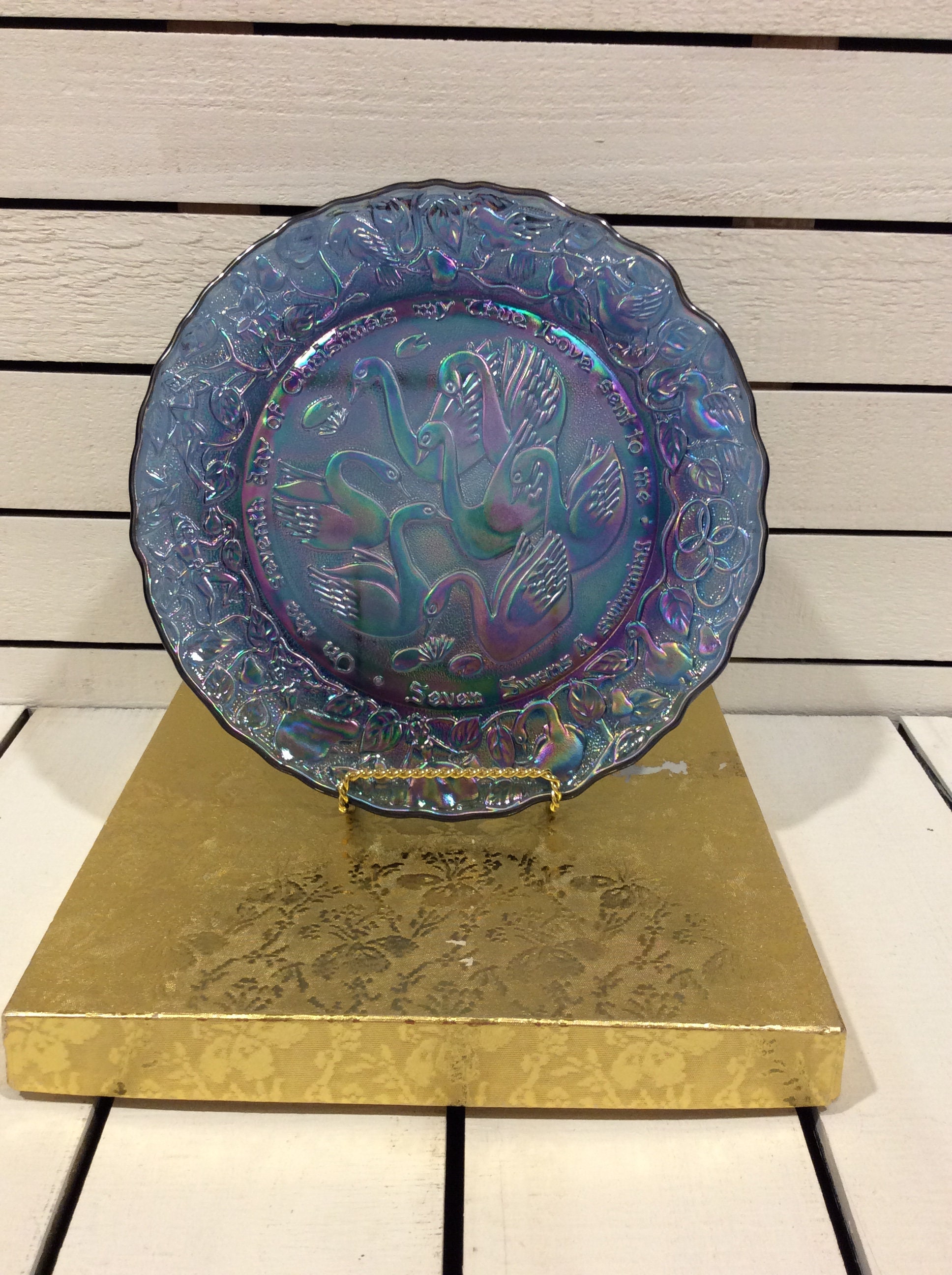 インペリアル・カーニバル・ガラス・コレクター・プレート「七羽の白鳥