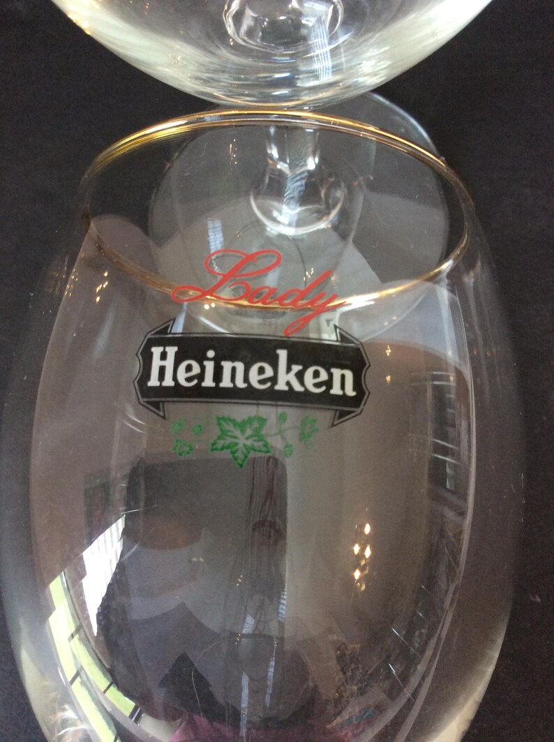 Set of 2 Vintage Heineken Lady Stemmed Beer Glasses VintageFindsFound bild 6