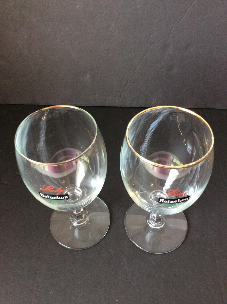 Set of 2 Vintage Heineken Lady Stemmed Beer Glasses VintageFindsFound bild 5