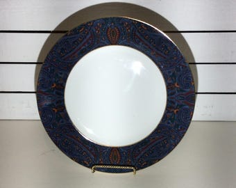 Ralph Lauren King Charles Paisley middagstallrik av Wedgwood Tillverkad i England VintageFindsFound Guldkant Fint benporslin
