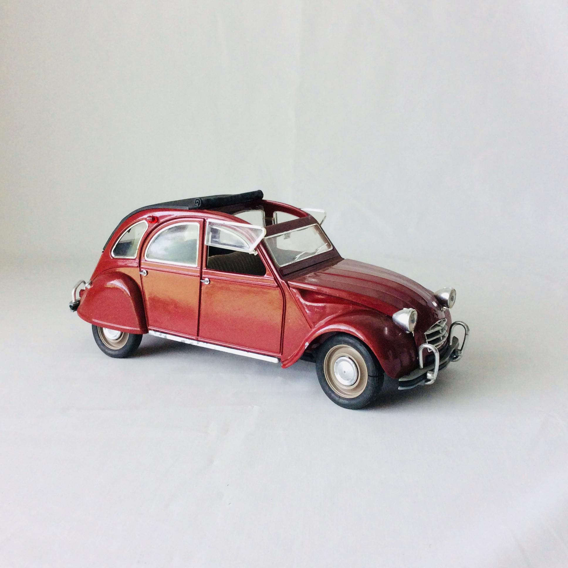 Solido 1966 Citroen 2CV Diecast 1:17 Made in France