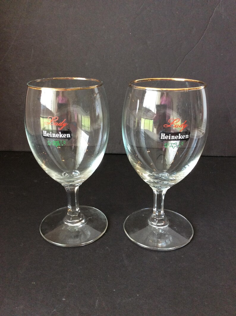 Set of 2 Vintage Heineken Lady Stemmed Beer Glasses VintageFindsFound bild 3