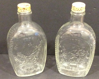 Botellas de jarabe Anchor Hocking Log Cabin – Serie Bicentenario, Juego 2