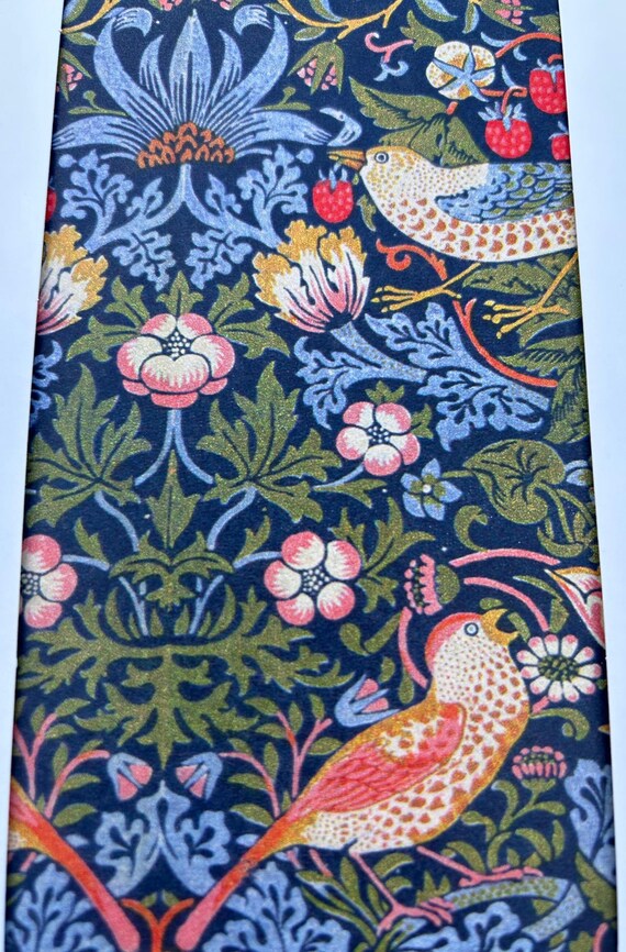 V & A Strawberry Thief Tissue Paper x 4 V & A Strawberry Thief Tissue Paper x 4