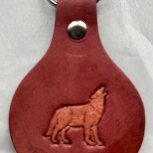 Leather Keyring Keyfob Wolf Howling keychain Free UK Postage