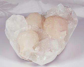 ZELDZAME roze suiker apofylliet met stillbiet uit India, apofylliet, kristal, kristal