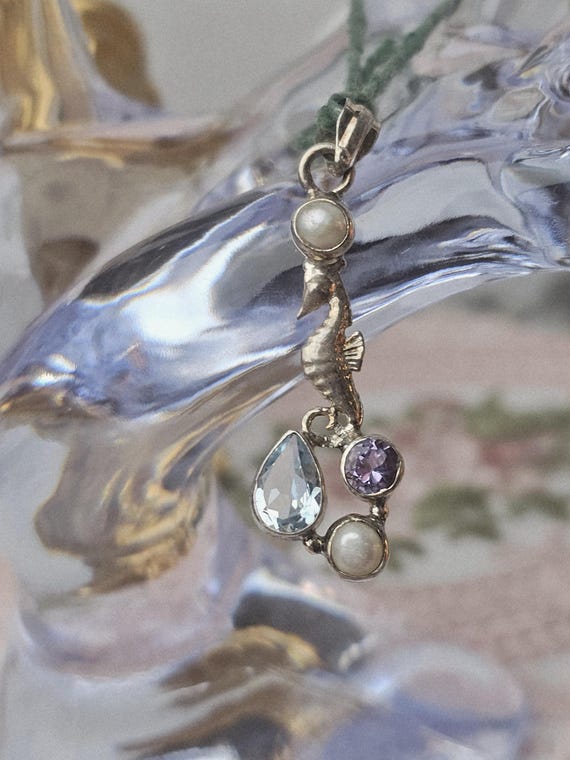 Aquamarine Seahorse, Aquamarine Crystal Carving, Aquamarine Carving, Mini Aquamarine Crystal, Aquamarine Pocket Stone, Carved Aquamarine