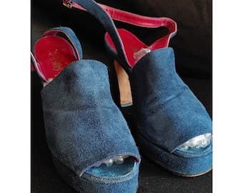 Vintage 70s S. Sakolos Blue Suede Platform Pump Heels Size 6.5