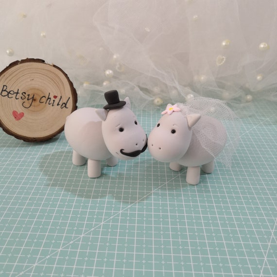 Happy Hippo Brautpaar Braut und Bräutigam Deko Hochzeitstorte Happy Hippo Brautpaar Braut und Bräutigam Deko Hochzeitstorte