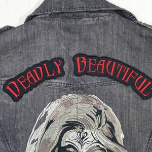 Haftowana naszywka Rocker Back na kurtkę, Deadly Beautiful Iron On Patch, Biker Rose Patch, Haftowana naszywka na odzież festiwalową Rock