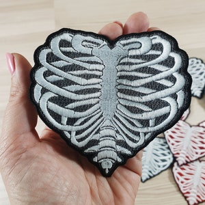 Skelett Brustkorb Herz Patch, gestickte Applikation