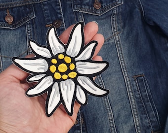 Edelweiss Flower Patch, Mountain Flower Applique, Embroidered Hiker Decoration, Nature Gift, White Patch, Sewed on Patch, Embroidered Emblem