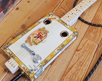 FRETLESS Romeo & Juliet 4-string cigar box guitar