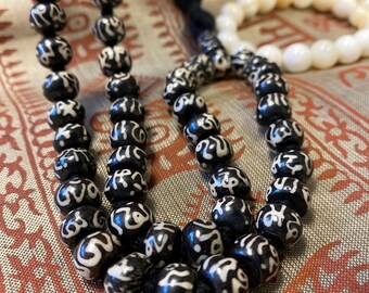 Tibetan Black YAKBONE Mala OmJapa Chanting Mala Necklace ,Energetic Beads White Ageta Moonstone Priciouse Meditation Wrist Bracelets