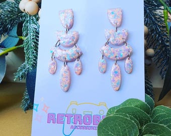 Hangoorbellen iriserende confetti – handgemaakt door Retrobyte Accessories
