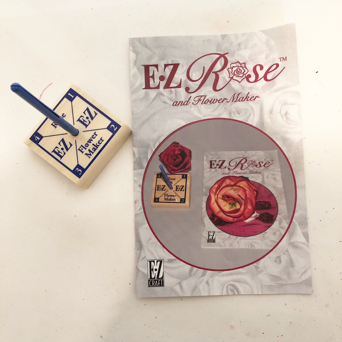 ちょす　オーダー　手刺繍　礼拝用書　カバー　ローズ　フラワー　イニシャル 花束のレターセット／刺繍 レターセット wakako 通販 17555149