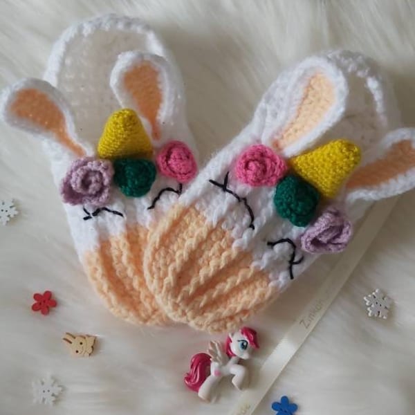 Chaussones aux crochet Licorne, cadeau d'anniversaire, crochet, enfants, Handmade, faitinfrance, Faitmain